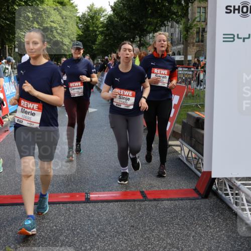 14.06.2026 - REWE Women's Run Strokosch-Dieckow http://msf.ph/oto/9787131 14.06.2026 10:13:16 Ziel 10283, 10362, 10502, 10537, 10571, 10695, 11113, 11143, 11166, 11340, 11348, 11420, 11437 meine-sportfotos.de