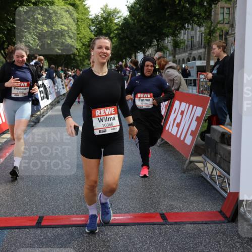 14.06.2026 - REWE Women's Run Strokosch-Dieckow http://msf.ph/oto/9787142 14.06.2026 10:13:23 Ziel 10186, 10297, 10362, 10366, 10502, 10695, 10887, 11113, 11143, 11166, 11282, 11340, 11420, 11437 meine-sportfotos.de