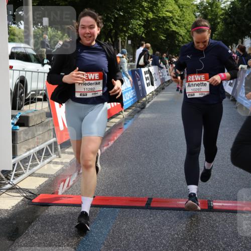 14.06.2026 - REWE Women's Run Strokosch-Dieckow http://msf.ph/oto/9787146 14.06.2026 10:13:24 Ziel 10186, 10297, 10366, 10502, 10695, 10887, 11113, 11143, 11166, 11282, 11340, 11420 meine-sportfotos.de