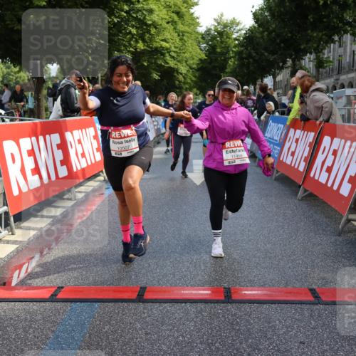 14.06.2026 - REWE Women's Run Strokosch-Dieckow http://msf.ph/oto/9787155 14.06.2026 10:13:29 Ziel 10186, 10297, 10366, 10507, 10887, 10948, 11257, 11282, 11362, 11458 meine-sportfotos.de