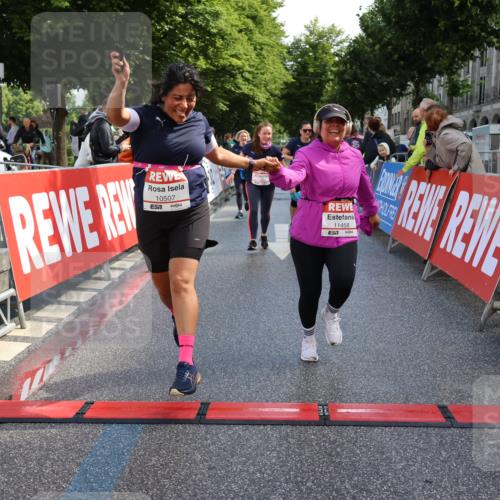 14.06.2026 - REWE Women's Run Strokosch-Dieckow http://msf.ph/oto/9787157 14.06.2026 10:13:29 Ziel 10186, 10297, 10366, 10507, 10887, 10948, 11257, 11282, 11362, 11458 meine-sportfotos.de