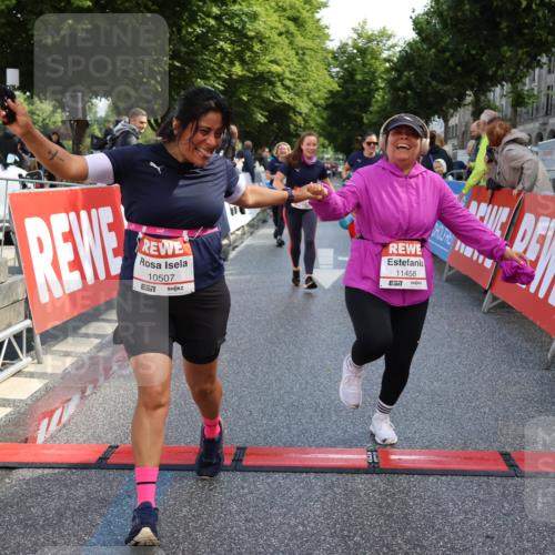 14.06.2026 - REWE Women's Run Strokosch-Dieckow http://msf.ph/oto/9787162 14.06.2026 10:13:29 Ziel 10186, 10297, 10366, 10507, 10887, 10948, 11257, 11282, 11362, 11458 meine-sportfotos.de