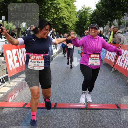 14.06.2026 - REWE Women's Run Strokosch-Dieckow http://msf.ph/oto/9787163 14.06.2026 10:13:29 Ziel 10186, 10297, 10366, 10507, 10887, 10948, 11257, 11282, 11362, 11458 meine-sportfotos.de
