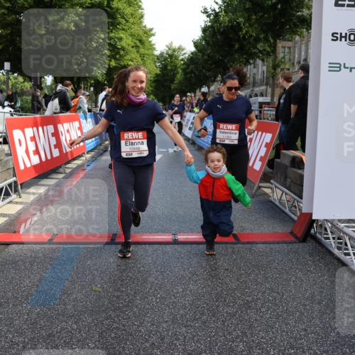 14.06.2026 - REWE Women's Run Strokosch-Dieckow http://msf.ph/oto/9787165 14.06.2026 10:13:32 Ziel 10507, 10688, 10909, 10948, 11257, 11362, 11457, 11458 meine-sportfotos.de