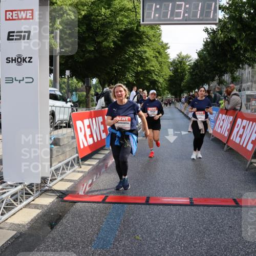 14.06.2026 - REWE Women's Run Strokosch-Dieckow http://msf.ph/oto/9787173 14.06.2026 10:13:34 Ziel 10507, 10688, 10909, 10948, 11257, 11362, 11457, 11458 meine-sportfotos.de