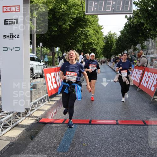 14.06.2026 - REWE Women's Run Strokosch-Dieckow http://msf.ph/oto/9787177 14.06.2026 10:13:34 Ziel 10507, 10688, 10909, 10948, 11257, 11362, 11457, 11458 meine-sportfotos.de
