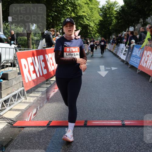 14.06.2026 - REWE Women's Run Strokosch-Dieckow http://msf.ph/oto/9787186 14.06.2026 10:13:52 Ziel 10668 meine-sportfotos.de