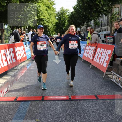 14.06.2026 - REWE Women's Run Strokosch-Dieckow http://msf.ph/oto/9787190 14.06.2026 10:14:00 Ziel 10384, 10625, 10668, 11149 meine-sportfotos.de