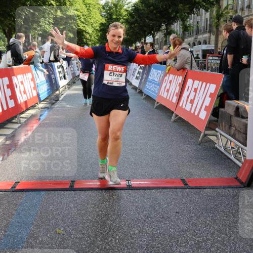 14.06.2026 - REWE Women's Run Strokosch-Dieckow http://msf.ph/oto/9787208 14.06.2026 10:14:06 Ziel 10384, 10555, 10625, 11149, 11251 meine-sportfotos.de