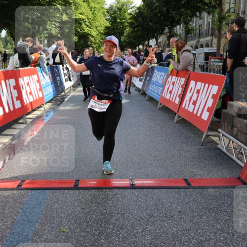 14.06.2026 - REWE Women's Run Strokosch-Dieckow http://msf.ph/oto/9787212 14.06.2026 10:14:09 Ziel 10040, 10241, 10384, 10555, 10596, 11149, 11251, 11445 meine-sportfotos.de