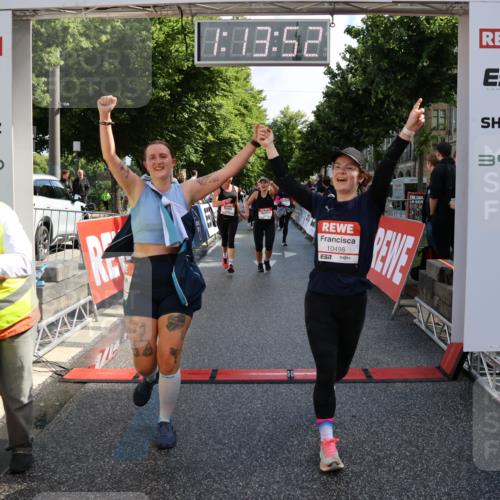 14.06.2026 - REWE Women's Run Strokosch-Dieckow http://msf.ph/oto/9787231 14.06.2026 10:14:14 Ziel 10040, 10241, 10321, 10452, 10458, 10498, 10536, 10555, 10596, 10711, 11251, 11445 meine-sportfotos.de