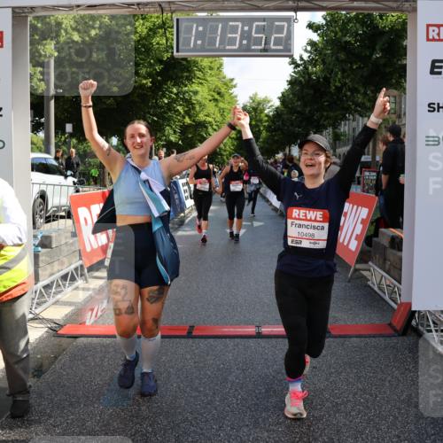 14.06.2026 - REWE Women's Run Strokosch-Dieckow http://msf.ph/oto/9787232 14.06.2026 10:14:15 Ziel 10040, 10241, 10321, 10452, 10458, 10498, 10536, 10596, 10711, 11251, 11445 meine-sportfotos.de