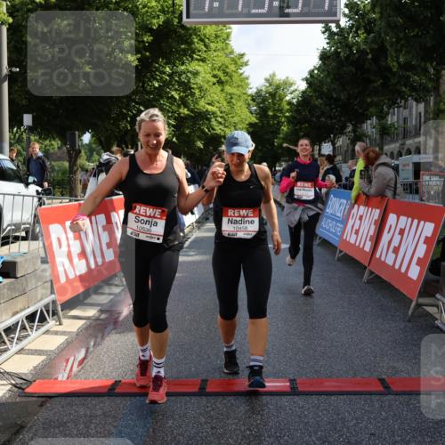 14.06.2026 - REWE Women's Run Strokosch-Dieckow http://msf.ph/oto/9787238 14.06.2026 10:14:17 Ziel 10040, 10241, 10321, 10336, 10452, 10458, 10498, 10536, 10596, 10711, 11251, 11445 meine-sportfotos.de