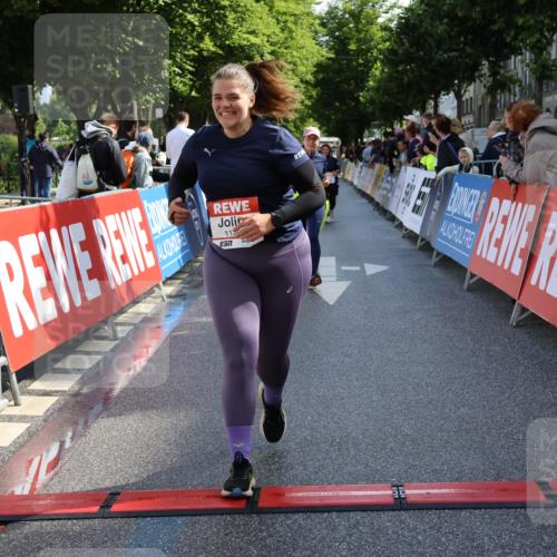 14.06.2026 - REWE Women's Run Strokosch-Dieckow http://msf.ph/oto/9787246 14.06.2026 10:14:24 Ziel 10336, 10452, 10458, 10536, 10696, 10711, 11295, 11425, 11497 meine-sportfotos.de