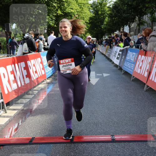 14.06.2026 - REWE Women's Run Strokosch-Dieckow http://msf.ph/oto/9787247 14.06.2026 10:14:24 Ziel 10336, 10452, 10458, 10536, 10696, 10711, 11295, 11425, 11497 meine-sportfotos.de
