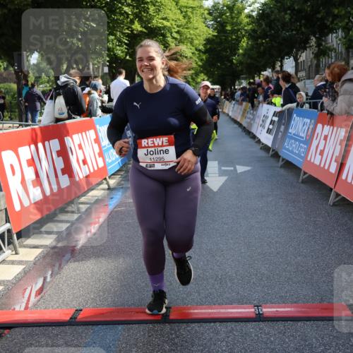 14.06.2026 - REWE Women's Run Strokosch-Dieckow http://msf.ph/oto/9787248 14.06.2026 10:14:24 Ziel 10336, 10452, 10458, 10536, 10696, 10711, 11295, 11425, 11497 meine-sportfotos.de