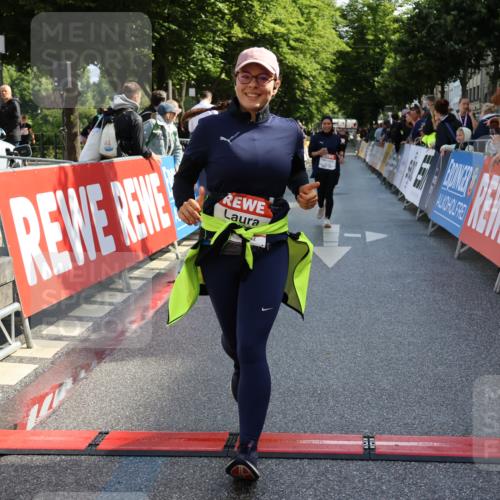 14.06.2026 - REWE Women's Run Strokosch-Dieckow http://msf.ph/oto/9787255 14.06.2026 10:14:27 Ziel 10175, 10336, 10696, 11295, 11425, 11497 meine-sportfotos.de