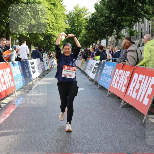 14.06.2026 - REWE Women's Run Strokosch-Dieckow http://msf.ph/oto/9787262 14.06.2026 10:14:30 Ziel 10175, 10696, 11295, 11425, 11497 meine-sportfotos.de