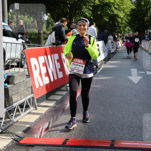 14.06.2026 - REWE Women's Run Strokosch-Dieckow http://msf.ph/oto/9787272 14.06.2026 10:14:41 Ziel 10717 meine-sportfotos.de