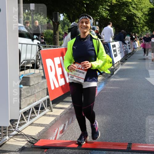 14.06.2026 - REWE Women's Run Strokosch-Dieckow http://msf.ph/oto/9787276 14.06.2026 10:14:41 Ziel 10717 meine-sportfotos.de