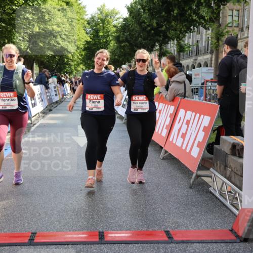 14.06.2026 - REWE Women's Run Strokosch-Dieckow http://msf.ph/oto/9787292 14.06.2026 10:14:53 Ziel 10509, 10716, 11125, 11359, 11461 meine-sportfotos.de