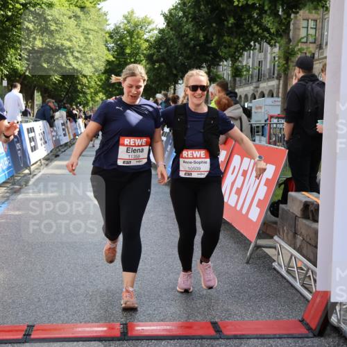 14.06.2026 - REWE Women's Run Strokosch-Dieckow http://msf.ph/oto/9787297 14.06.2026 10:14:53 Ziel 10509, 10716, 11125, 11359, 11461 meine-sportfotos.de