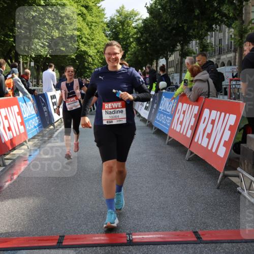 14.06.2026 - REWE Women's Run Strokosch-Dieckow http://msf.ph/oto/9787307 14.06.2026 10:15:00 Ziel 10064, 10509, 10550, 11195, 11359, 11461 meine-sportfotos.de