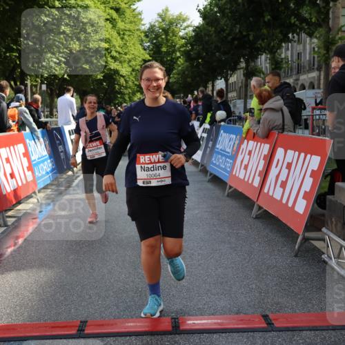 14.06.2026 - REWE Women's Run Strokosch-Dieckow http://msf.ph/oto/9787309 14.06.2026 10:15:00 Ziel 10064, 10509, 10550, 11195, 11359, 11461 meine-sportfotos.de
