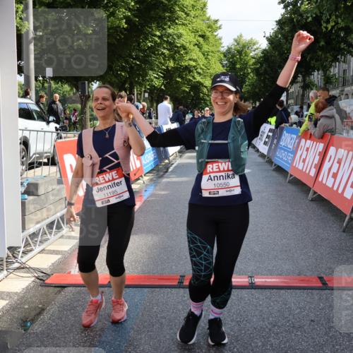 14.06.2026 - REWE Women's Run Strokosch-Dieckow http://msf.ph/oto/9787314 14.06.2026 10:15:02 Ziel 10064, 10550, 11195 meine-sportfotos.de