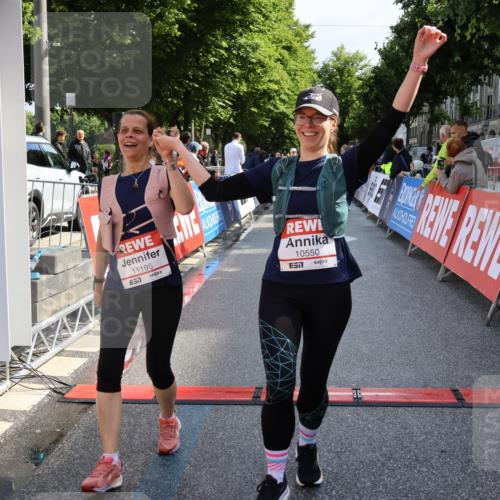14.06.2026 - REWE Women's Run Strokosch-Dieckow http://msf.ph/oto/9787315 14.06.2026 10:15:02 Ziel 10064, 10550, 11195 meine-sportfotos.de