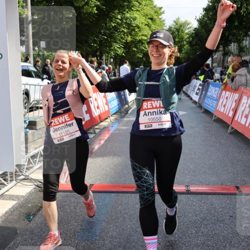 14.06.2026 - REWE Women's Run Strokosch-Dieckow http://msf.ph/oto/9787317 14.06.2026 10:15:02 Ziel 10064, 10550, 11195 meine-sportfotos.de