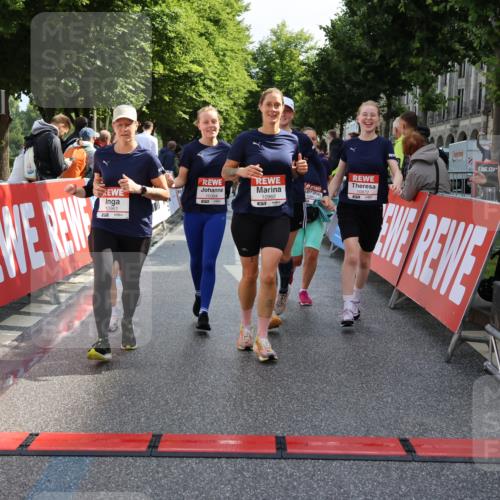 14.06.2026 - REWE Women's Run Strokosch-Dieckow http://msf.ph/oto/9787318 14.06.2026 10:15:07 Ziel 10064, 10394, 10550, 10569, 10872, 10883, 10961, 10962, 11195, 11286 meine-sportfotos.de