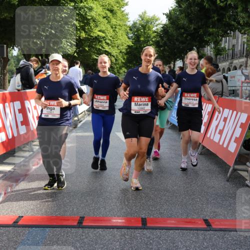 14.06.2026 - REWE Women's Run Strokosch-Dieckow http://msf.ph/oto/9787322 14.06.2026 10:15:07 Ziel 10064, 10394, 10550, 10569, 10872, 10883, 10961, 10962, 11195, 11286 meine-sportfotos.de