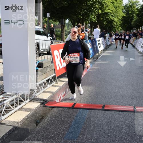 14.06.2026 - REWE Women's Run Strokosch-Dieckow http://msf.ph/oto/9787327 14.06.2026 10:15:12 Ziel 10374, 10394, 10569, 10689, 10872, 10883, 10961, 10962, 11286 meine-sportfotos.de