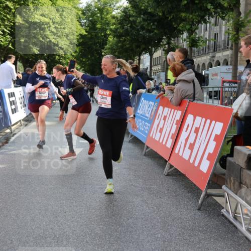 14.06.2026 - REWE Women's Run Strokosch-Dieckow http://msf.ph/oto/9787329 14.06.2026 10:15:16 Ziel 10374, 10394, 10404, 10569, 10644, 10689, 10872, 10883, 10962, 11286 meine-sportfotos.de