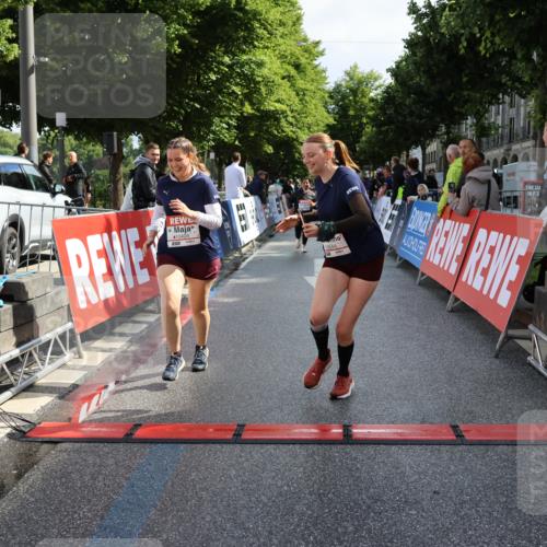 14.06.2026 - REWE Women's Run Strokosch-Dieckow http://msf.ph/oto/9787335 14.06.2026 10:15:17 Ziel 10374, 10404, 10644, 10689, 11398 meine-sportfotos.de
