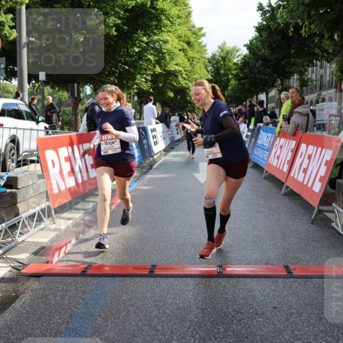 14.06.2026 - REWE Women's Run Strokosch-Dieckow http://msf.ph/oto/9787336 14.06.2026 10:15:17 Ziel 10374, 10404, 10644, 10689, 11398 meine-sportfotos.de