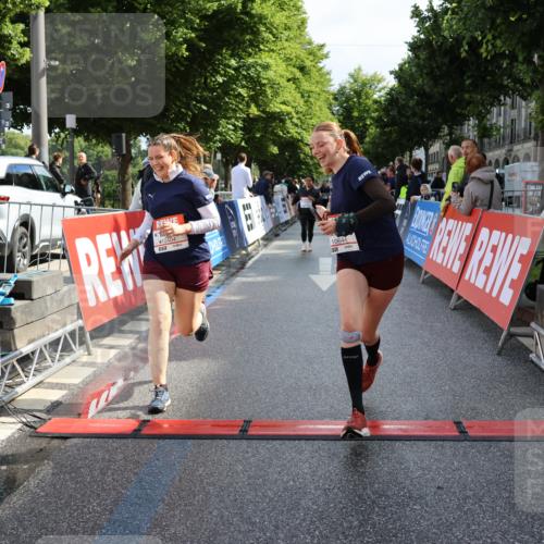 14.06.2026 - REWE Women's Run Strokosch-Dieckow http://msf.ph/oto/9787337 14.06.2026 10:15:17 Ziel 10374, 10404, 10644, 10689, 11398 meine-sportfotos.de