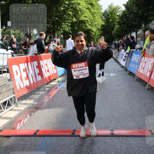 14.06.2026 - REWE Women's Run Strokosch-Dieckow http://msf.ph/oto/9787346 14.06.2026 10:15:22 Ziel 10404, 10523, 10644, 10689, 11120, 11398 meine-sportfotos.de