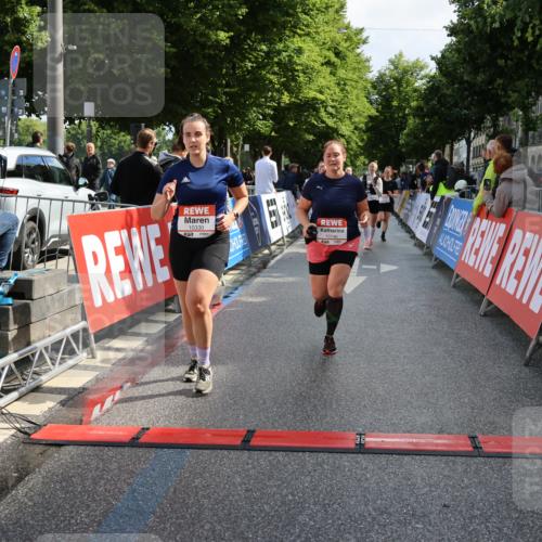14.06.2026 - REWE Women's Run Strokosch-Dieckow http://msf.ph/oto/9787378 14.06.2026 10:15:36 Ziel 10249, 10330, 10577, 10630, 10746, 10758, 11151, 11430 meine-sportfotos.de