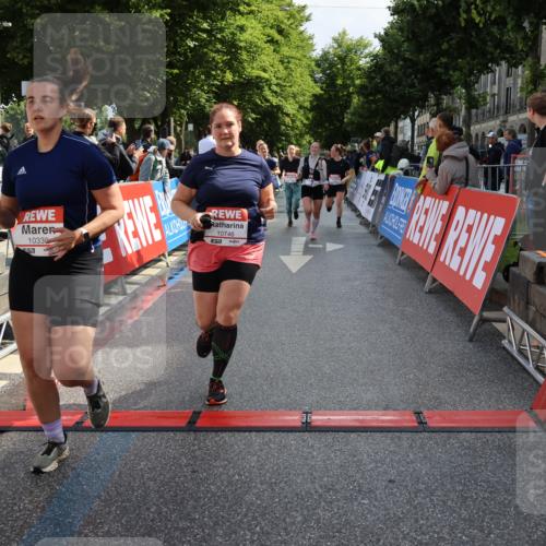 14.06.2026 - REWE Women's Run Strokosch-Dieckow http://msf.ph/oto/9787383 14.06.2026 10:15:37 Ziel 10202, 10249, 10330, 10570, 10630, 10746, 10758, 11151, 11430 meine-sportfotos.de