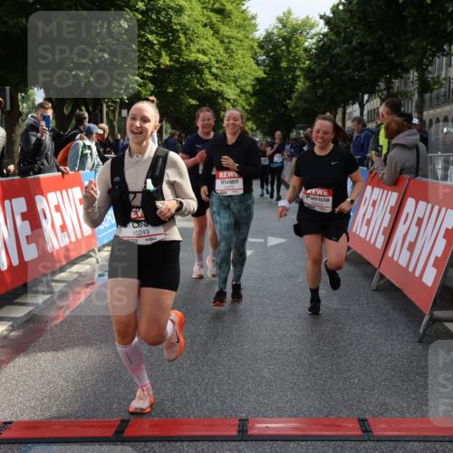 14.06.2026 - REWE Women's Run Strokosch-Dieckow http://msf.ph/oto/9787390 14.06.2026 10:15:40 Ziel 10202, 10249, 10330, 10570, 10612, 10630, 10746, 11106, 11151 meine-sportfotos.de