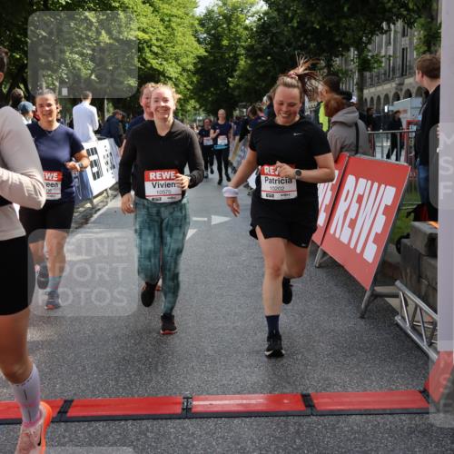 14.06.2026 - REWE Women's Run Strokosch-Dieckow http://msf.ph/oto/9787391 14.06.2026 10:15:41 Ziel 10202, 10249, 10330, 10570, 10612, 10630, 10746, 11106, 11151 meine-sportfotos.de