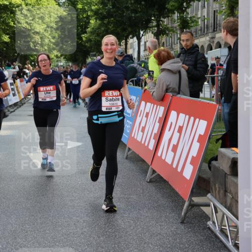 14.06.2026 - REWE Women's Run Strokosch-Dieckow http://msf.ph/oto/9787398 14.06.2026 10:15:46 Ziel 10171, 10202, 10249, 10432, 10570, 10612, 10619, 11106 meine-sportfotos.de