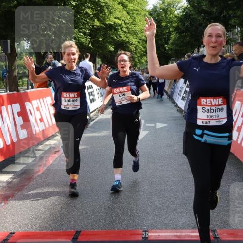 14.06.2026 - REWE Women's Run Strokosch-Dieckow http://msf.ph/oto/9787402 14.06.2026 10:15:47 Ziel 10171, 10202, 10249, 10432, 10570, 10612, 10619, 11106 meine-sportfotos.de