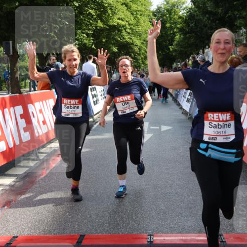 14.06.2026 - REWE Women's Run Strokosch-Dieckow http://msf.ph/oto/9787403 14.06.2026 10:15:47 Ziel 10171, 10202, 10249, 10432, 10570, 10612, 10619, 11106 meine-sportfotos.de