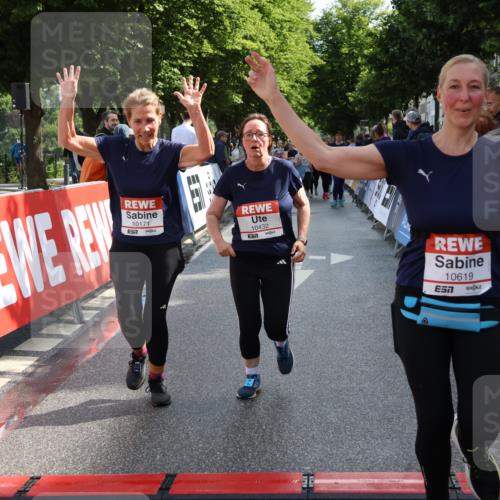 14.06.2026 - REWE Women's Run Strokosch-Dieckow http://msf.ph/oto/9787404 14.06.2026 10:15:47 Ziel 10171, 10202, 10249, 10432, 10570, 10612, 10619, 11106 meine-sportfotos.de