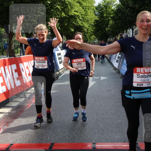 14.06.2026 - REWE Women's Run Strokosch-Dieckow http://msf.ph/oto/9787405 14.06.2026 10:15:47 Ziel 10171, 10202, 10249, 10432, 10570, 10612, 10619, 11106 meine-sportfotos.de