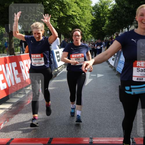 14.06.2026 - REWE Women's Run Strokosch-Dieckow http://msf.ph/oto/9787406 14.06.2026 10:15:47 Ziel 10171, 10202, 10249, 10432, 10570, 10612, 10619, 11106 meine-sportfotos.de