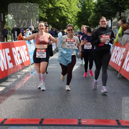 14.06.2026 - REWE Women's Run Strokosch-Dieckow http://msf.ph/oto/9787414 14.06.2026 10:15:55 Ziel 10171, 10209, 10314, 10420, 10432, 10487, 10619, 10698, 11029, 11168, 11380, 11381 meine-sportfotos.de